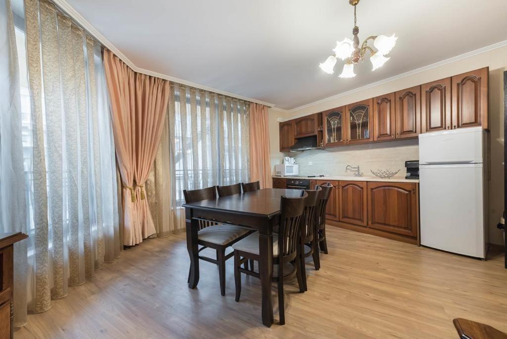 Vazov Residence , Two Bedroom Top Centre Apartment Varna Eksteriør bilde