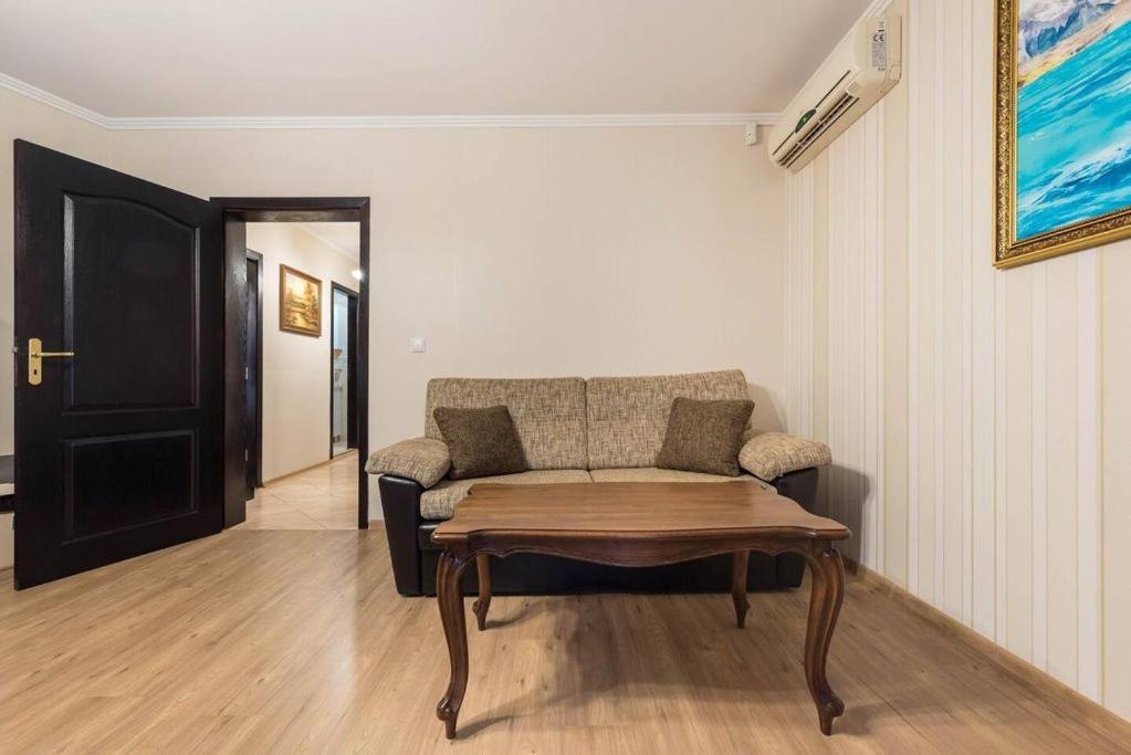 Vazov Residence , Two Bedroom Top Centre Apartment Varna Eksteriør bilde
